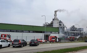 Sprogimas Klaipėdoje: medienos įmonėje &ndash; gaisras, evakuojami darbuotojai