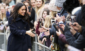 Meghan Markle jau ėmėsi karali&scaron;kų pareigų &ndash; leidosi į pirmą oficialų vizitą