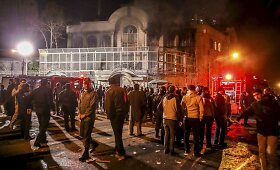 Protestuotojai padegė Irane esančią Saudo Arabijos Ambasadą