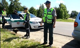 Vaivaduose sulaikytas girtas &bdquo;Volkswagen Sharan&ldquo; vairuotojas