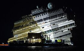 Italijoje sėkmingai i&scaron;keltas avariją patyręs kruizinis laivas &bdquo;Costa Concordia&ldquo;