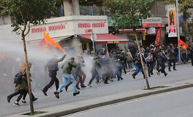 Stambule policija vaikė protestuotojus
