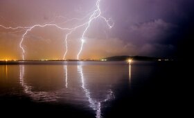 Kroatijos pakrantėje blyksėjo stulbinantys žaibai