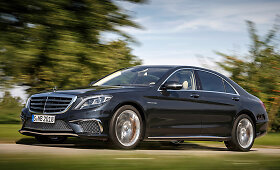 &bdquo;Mercedes-Benz S65 AMG&ldquo; reprezentacinių sedanų kartelę kelia auk&scaron;tyn