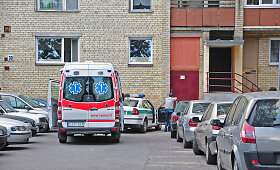 Vilniuje i&scaron; Dzūkų gatvės daugiaauk&scaron;čio i&scaron;krito žmogus