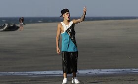 I&scaron; are&scaron;tinės paleistas Justinas Bieberis linksminasi Panamoje