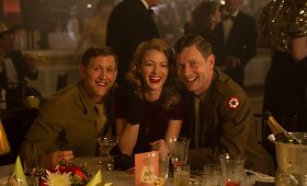 Romanti&scaron;kas ir stilingas filmas &bdquo;Adelainos amžius&ldquo; su Blake Lively