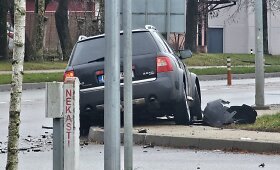 Roki&scaron;kyje susidūrė du &bdquo;Audi&ldquo; automobiliai