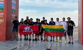Bendra lietuvių nuotrauka ant Dakaro podiumo