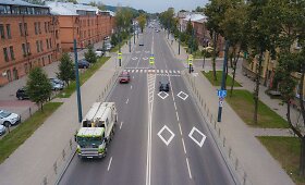 Kaune kelias prie&scaron; pėsčiųjų perėjas paženklintas &bdquo;rombais&ldquo;