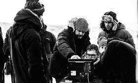 Prasidėjo kino filmo pagal &bdquo;Tarp pilkų debesų&ldquo; bestselerį filmavimai