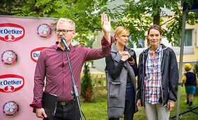 Vaikai su žinomais žmonėmis kūrė mokyklą i&scaron; keksiukų