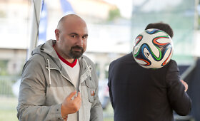 Futbolo sirgaliai rinkosi į &bdquo;Fanų zoną&ldquo; stebėti pasaulio futbolo čempionato atidarymo