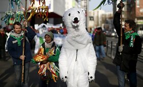 Paryžiuje protestuojama prie&scaron; klimato sutartį 