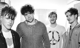 Per autokatastrofą &Scaron;vedijoje žuvo britų &bdquo;indie&ldquo; grupės &bdquo;Viola Beach&ldquo; nariai