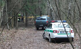 Vaikai mi&scaron;ke prie Vilniaus rado į sprogmenį pana&scaron;ų daiktą
