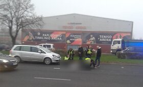 Klaipėdoje partrenkti per gatvę bėgę vaikai
