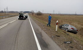 Ta pačia kryptimi važiavusių automobilių avarija Kelmėje
