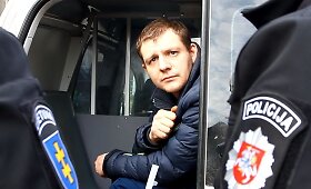 Panevėžyje girtam vairuotojui nepavyko pasprukti nuo policijos