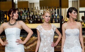 Artėjant vestuvių sezonui duetas &bdquo;Laiminga&ldquo; pristatė i&scaron;skirtinę suknelių kolekciją