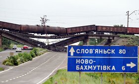 Ukrainoje teroristai susprogdino geležinkelio tiltą