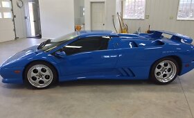 Portale &bdquo;eBay&ldquo; galima įsigyti Donaldo Trumpo seną &bdquo;Lamborghini Diablo&ldquo;
