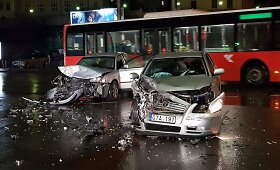 Kaune penktadienio vakarą skaudi avarija centre