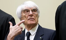 Ky&scaron;io davimu kaltinamas Bernie Ecclestone'as atvyko į teismą Vokietijoje