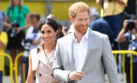 Princas Harry ir hercogienė Meghan aplankė Nelsonui Mandelai skirtą parodą