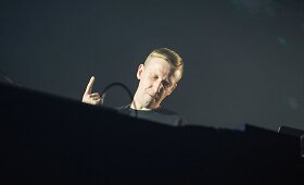 Techno koncertas Vilniaus keleivinių traukinių depe
