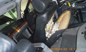 Raigardo kelio poste sulaikyti du baltarusių automobiliai su paslėpta cigarečių kontrabanda