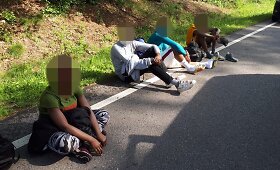 Pasieniečiai sulaikė dar per pus&scaron;imtį migrantų i&scaron; Baltarusijos