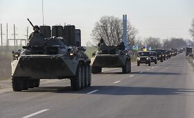Ukrainos kariai su &scaron;arvuočiais atvyko prie Krymo sienos