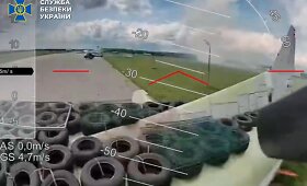 Rusai padangomis ant bombone&scaron;ių bandė apsaugoti savo lėktuvus nuo dronų