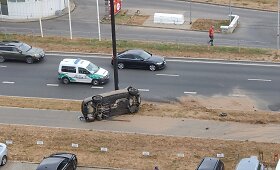 Laisvės prospekte &ndash; girto BMW vairuotojo avarija