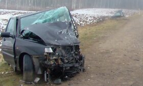 &bdquo;Seat&ldquo; ir &bdquo;Renault&ldquo; avarija Prienų rajone