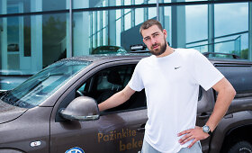 Jonas Valančiūnas vasarą Lietuvoje važinės &bdquo;Volkswagen Amarok&ldquo; automobiliu 