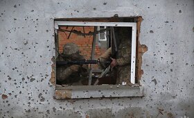 Tvyrant nerimui dėl tolesnės paramos, Ukrainos kariai intensyvina kovą