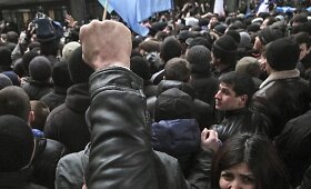 Krymo sostinėje per rusų ir ukrainiečių susirėmimus žuvo mažiausiai vienas žmogus