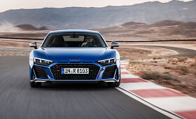 Atnaujintas &bdquo;Audi R8&ldquo; &ndash; dar greitesnis