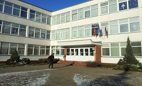 Vilniaus rusų mokyklose kriminalistai pradėjo kratas dėl moksleivių vežimo į Rusijos sukarintas stovyklas