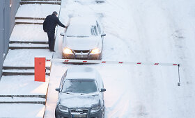 Vilniaus gatves užklojo sniegas
