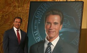 Kalifornijos Kapitolijuje pristatytas oficialus Arnoldo Schwarzeneggerio portretas