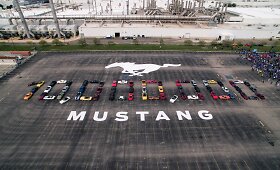 &bdquo;Ford&ldquo; pagamino rekordinį &bdquo;Mustang&ldquo; modelių skaičių