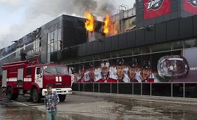 Ukrainoje separatistai padegė ledo ritulio arena