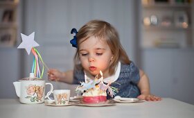 &Scaron;vedijos princesė Leonore antrąjį gimtadienį at&scaron;ventė arbatos vakarėlyje