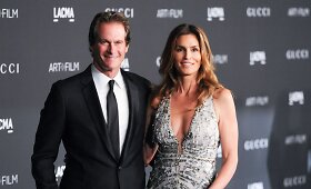 Los Andželo meno muziejus surengė pra&scaron;matnią vakarienę, skirtą pagerbti Quentiną Tarantino ir Barbarą Kruger