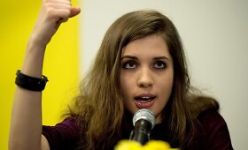 &bdquo;Pussy Riot&ldquo; narės ragino JAV prezidentą nebijoti vie&scaron;ai i&scaron;sakyti savo minčių apie Rusiją