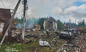 Rusija siunta: atakavo Kyjivą balistinėmis raketomis