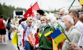 &bdquo;Laisvės kelio&ldquo; dalyviai renkasi į sektorius nuo Katedros aik&scaron;tės iki Medininkų memorialo
